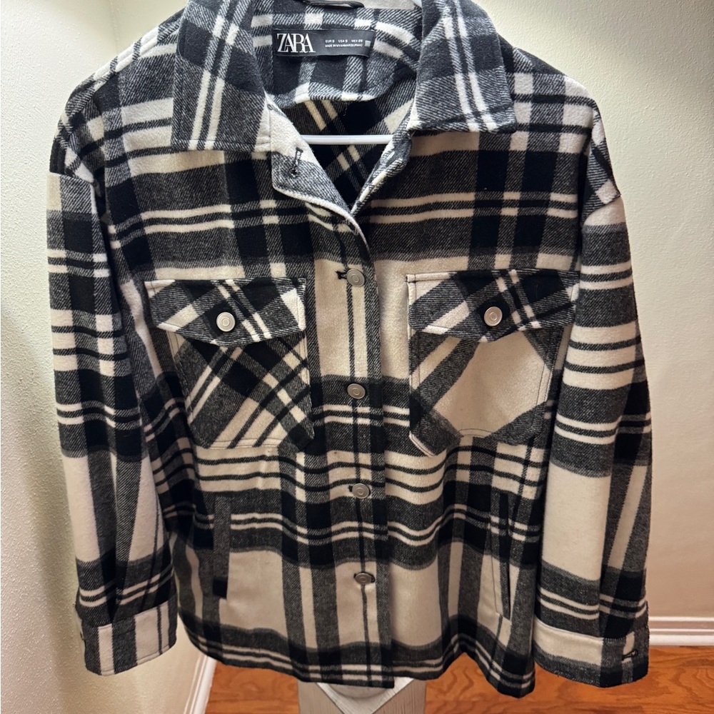 Zara blk n white plaid Shirt S